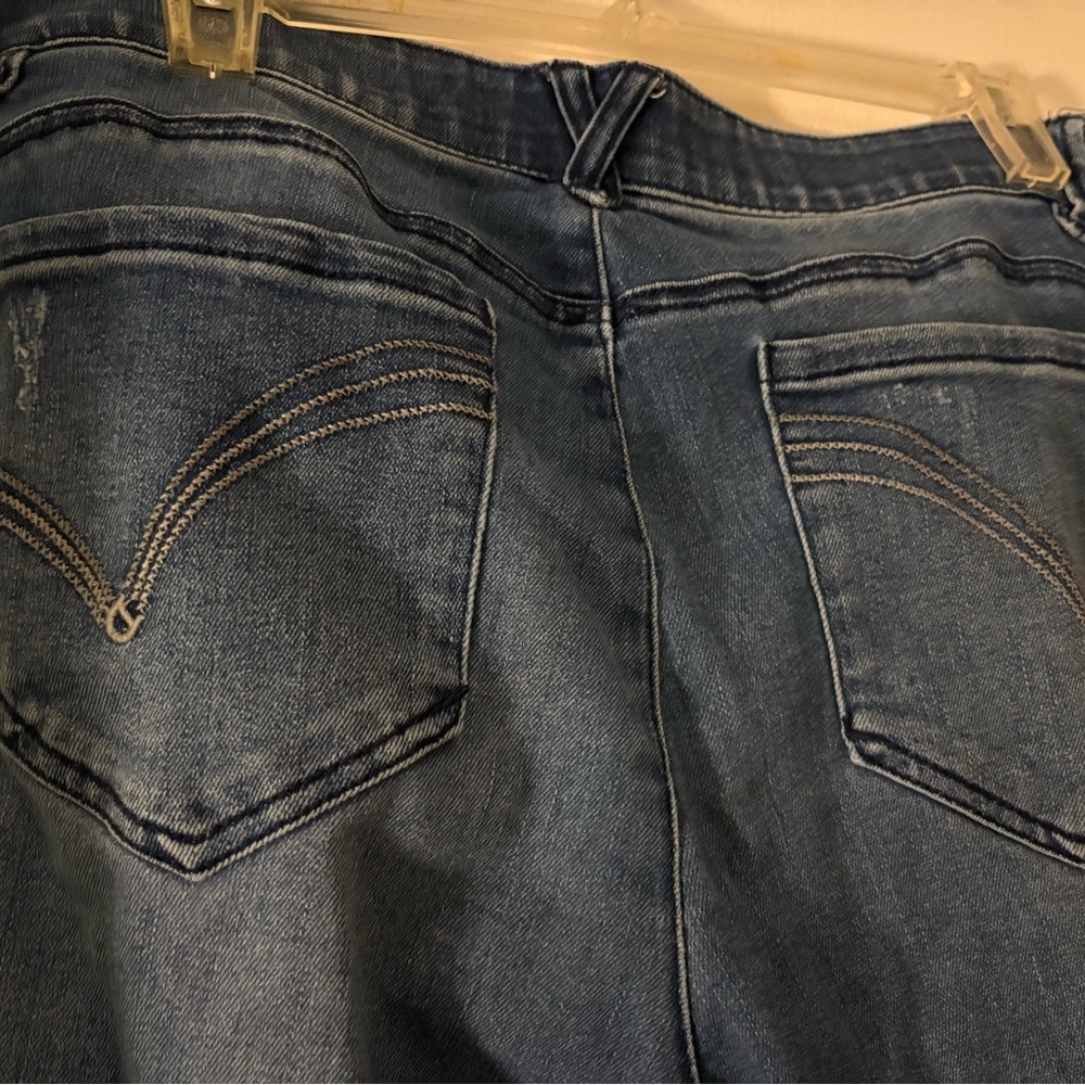 Democracy High Rise Jeans - Picture 4 of 9